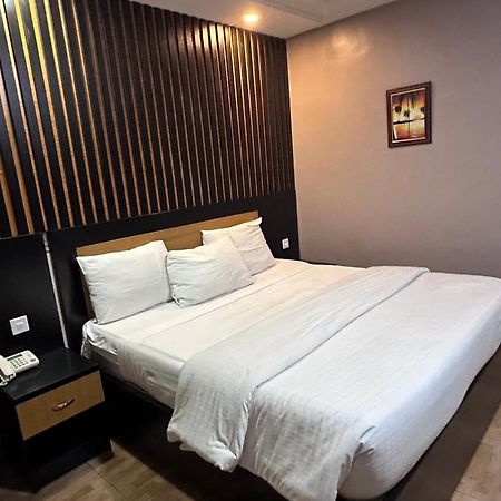 Msquare Hotel Gra Ikeja Esterno foto
