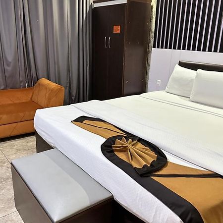 Msquare Hotel Gra Ikeja Esterno foto