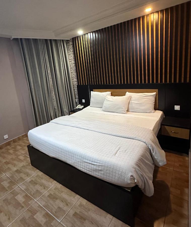 Msquare Hotel Gra Ikeja Esterno foto
