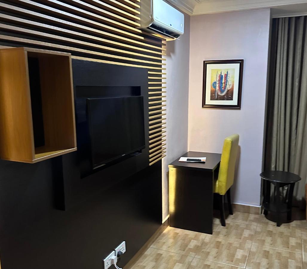 Msquare Hotel Gra Ikeja Esterno foto