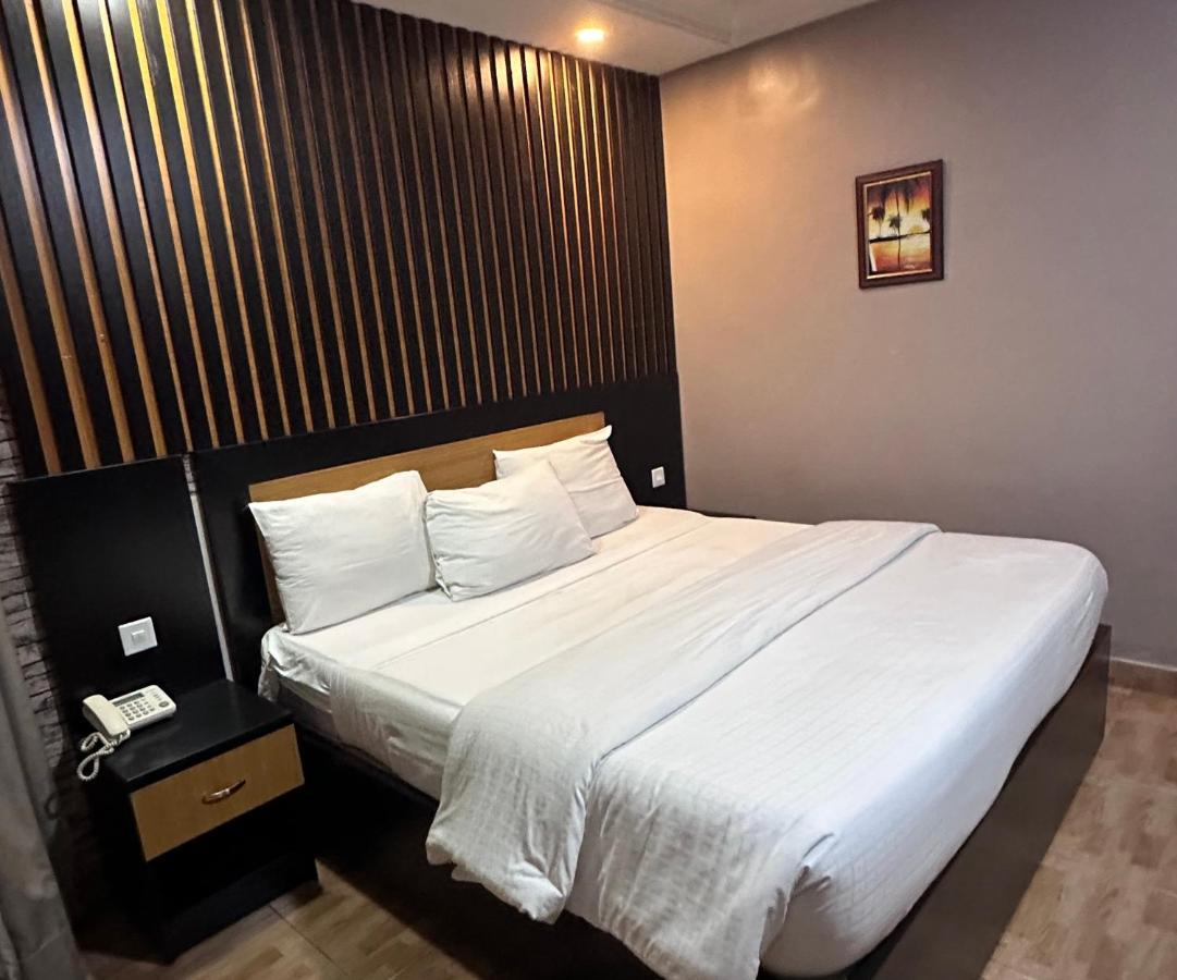 Msquare Hotel Gra Ikeja Esterno foto