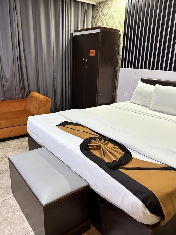 Msquare Hotel Gra Ikeja Esterno foto