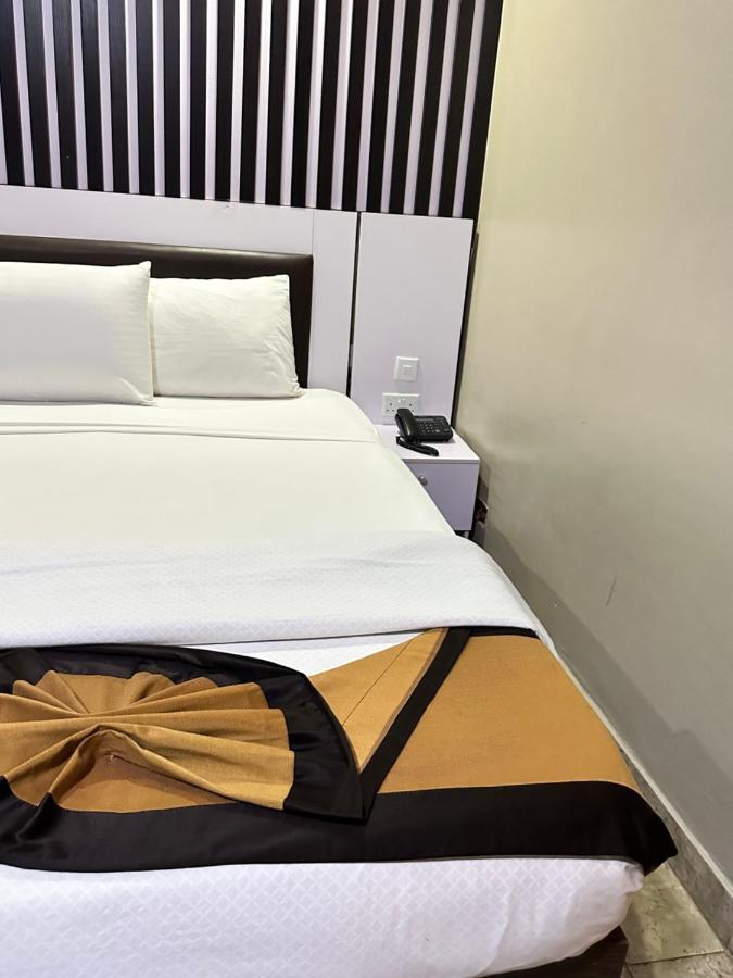Msquare Hotel Gra Ikeja Esterno foto