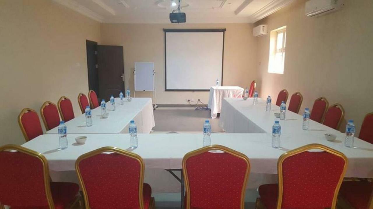 Msquare Hotel Gra Ikeja Esterno foto