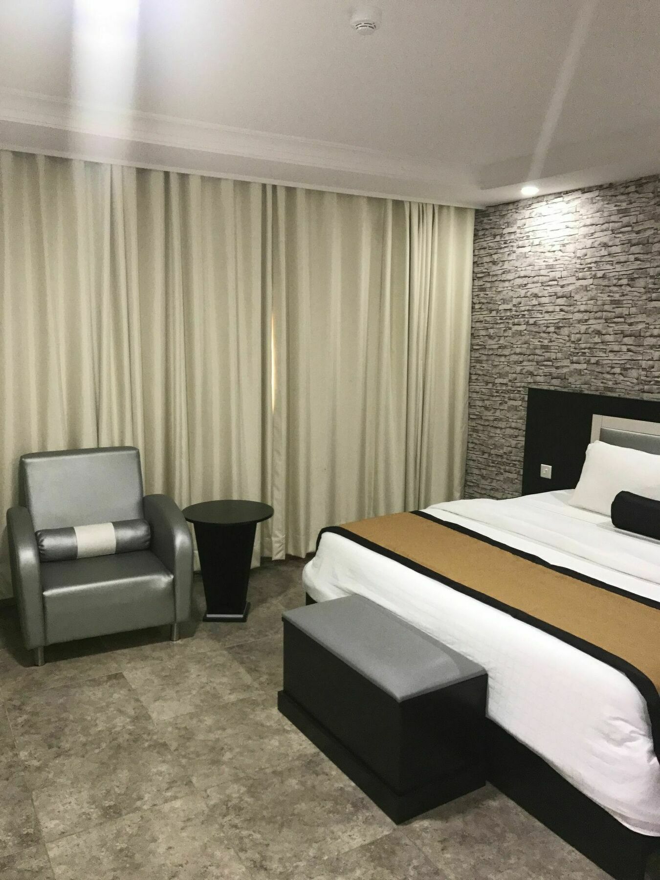 Msquare Hotel Gra Ikeja Esterno foto