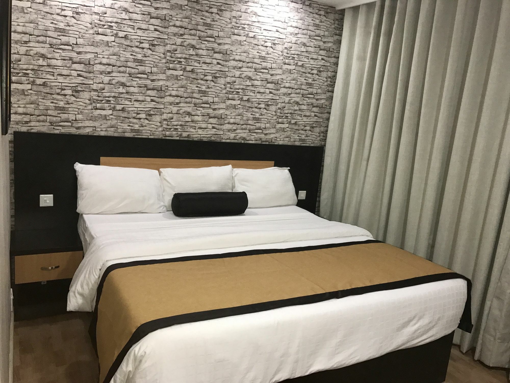 Msquare Hotel Gra Ikeja Esterno foto